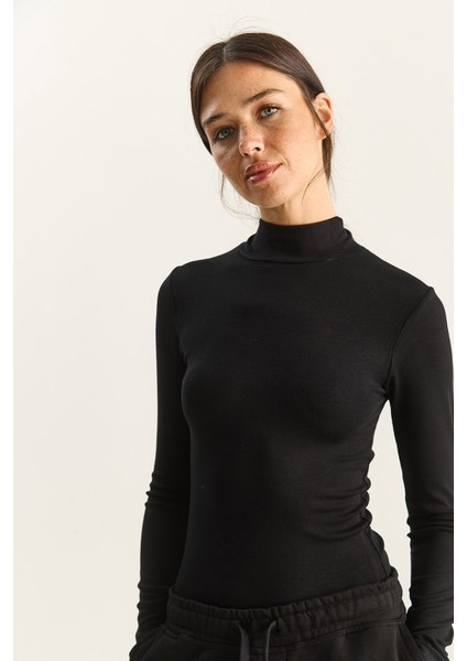 Kadın Ultra Soft Yarım Balıkçı Yaka Bluz indirimleri