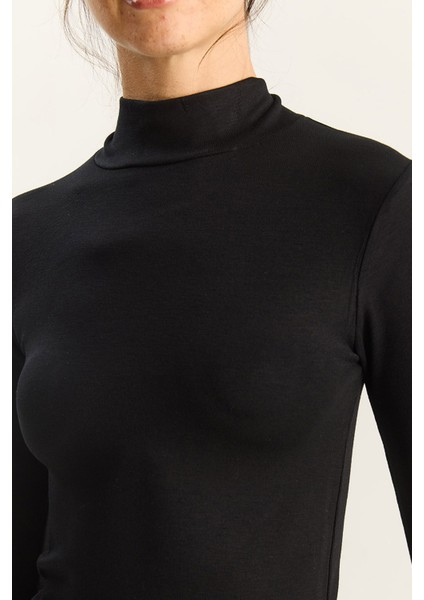 Kadın Ultra Soft Yarım Balıkçı Yaka Bluz