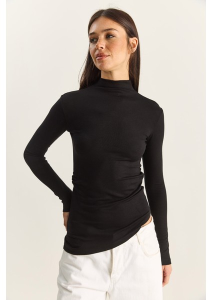 Kadın Soft Touch Yarım Balıkçı Yaka Büzgülü Basic Bluz indirimleri