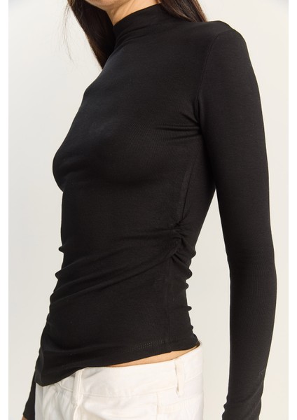 Kadın Soft Touch Yarım Balıkçı Yaka Büzgülü Basic Bluz