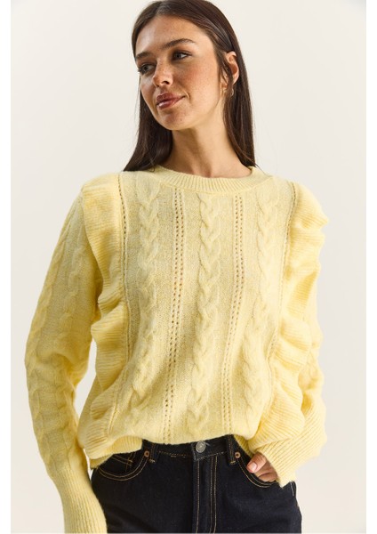 Kadın Ajurlu Fırfırlı Yumuşacık Kazak