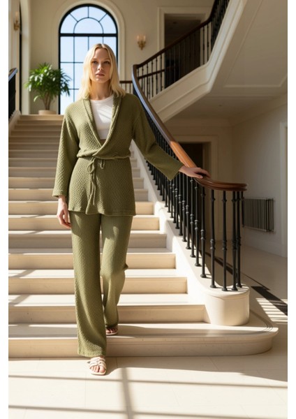 Kadın Alt Üst Dokulu Anvelop Üst Geniş Paça Alt Örme Takım Rahatlığı ve Bir Arada Sunuyor Kaliteli