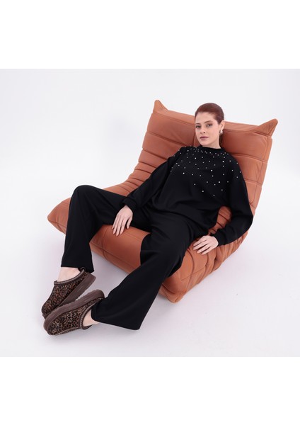 Siyah Parlak Rahat Kalıp Kristal Taşlı Bisiklet Yaka Sweatshirt ve Düz Paça Eşofman Altı Takımı