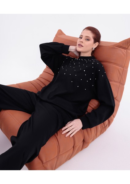 Siyah Parlak Rahat Kalıp Kristal Taşlı Bisiklet Yaka Sweatshirt ve Düz Paça Eşofman Altı Takımı