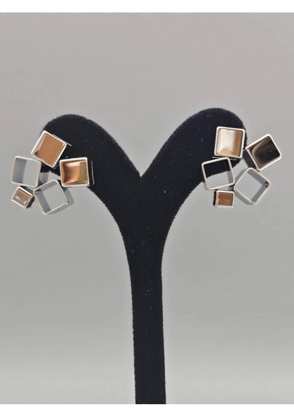 Çelik Gümüş Renk Kübik Tasarım Küpe