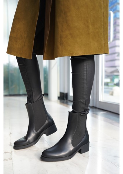 Kadın Elastik Yan Bantlı Topuklu Günlük Bot Espato Siyah