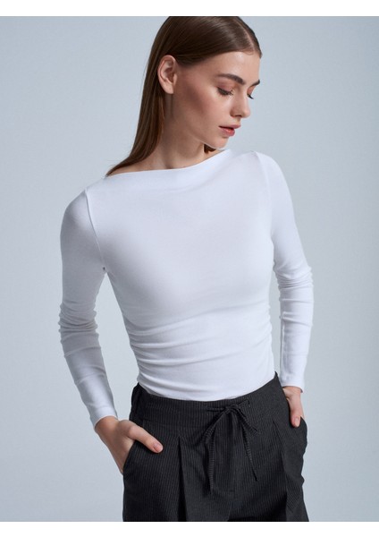 32198 Kayık Yaka Büzgülü Top-Açık Ekru