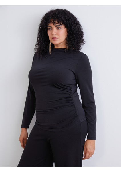 Büyük Beden Dik Yaka Büzgülü Kadın Body