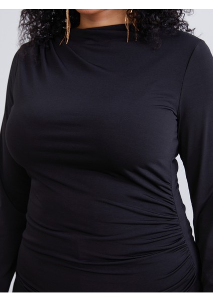 Büyük Beden Dik Yaka Büzgülü Kadın Body modelleri