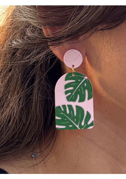 Pembe Zemin Üzerine Yeşil Tropikal Yaprak Desenli Özel Tasarım Küpe