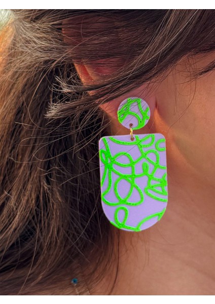 Mor Zemin Üzerine Neon Yeşil Desenli Özel Tasarım Küpe