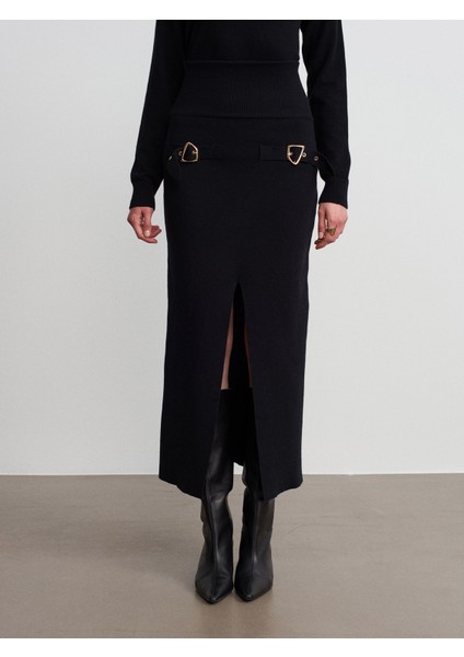 80127 Aksesuar Detaylı Yırtmaçlı Triko Etek-Siyah fırsatları