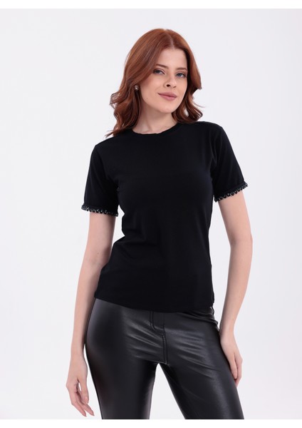 Siyah Kol Ucu Parlak Taş Boncuk Detaylı Bisiklet Yaka Dar Kalıp T-Shirt fırsatları