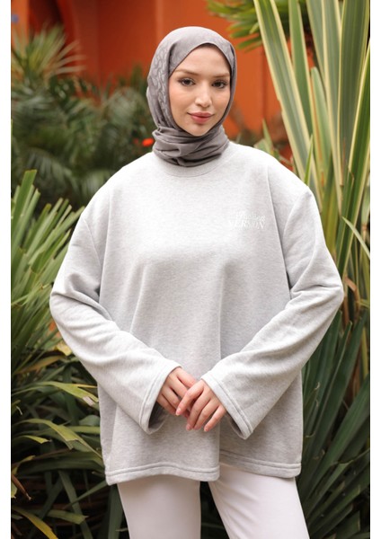 Gri Sırt Baskı Detaylı Iki Iplik Sweatshirt
