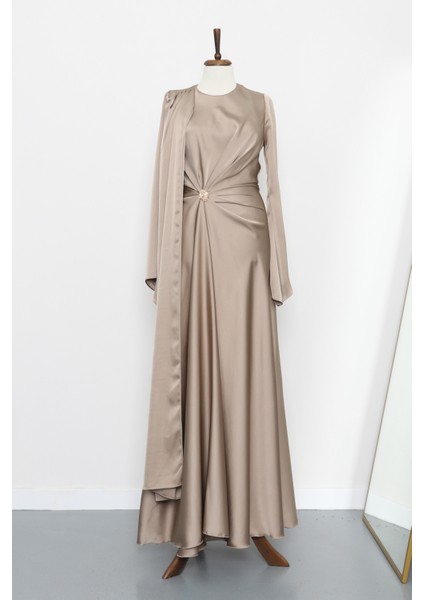 Vizon Önü Pelerinli Drapeli Saten Abiye