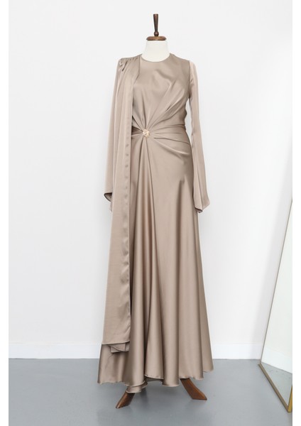 Vizon Önü Pelerinli Drapeli Saten Abiye modelleri