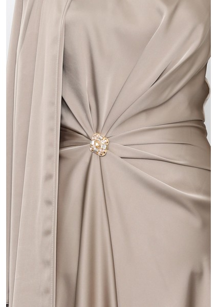 Vizon Önü Pelerinli Drapeli Saten Abiye fırsatları