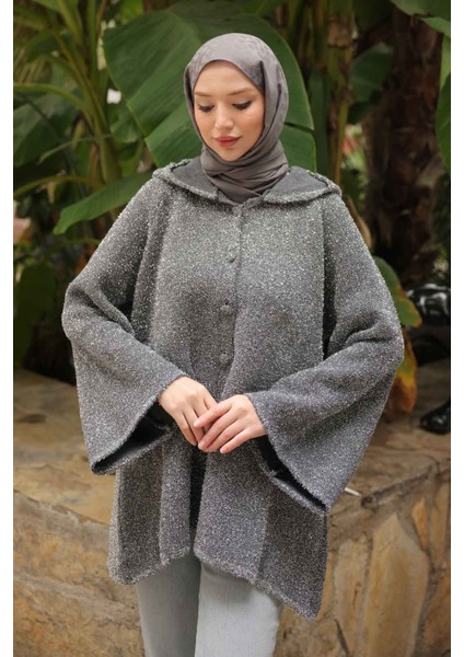 Gümüş Kapüşonlu Düğmeli Simli Triko Hırka