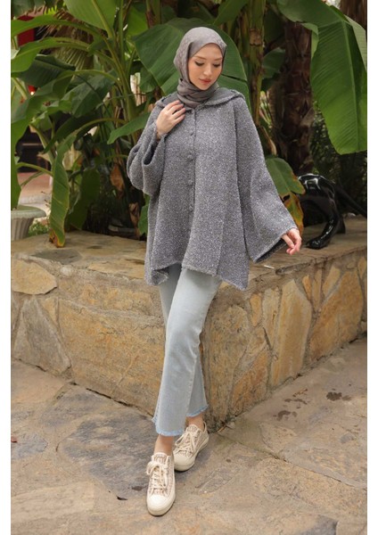 Gümüş Kapüşonlu Düğmeli Simli Triko Hırka fırsatları