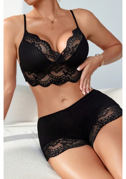 Kadın Siyah Kaşkorse ve Dantel Detaylı Şortlu Gecelik Takım indirimleri