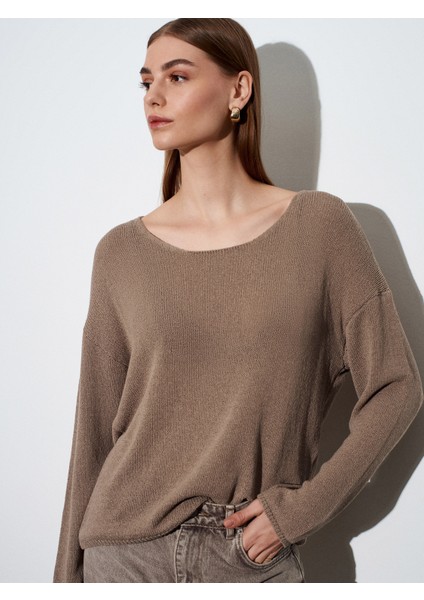 10706 Oval Yaka Dökümlü Kazak-Koyu Vizon modelleri