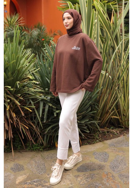Kahverengi Sırt Baskı Detaylı Iki Iplik Sweatshirt indirimleri