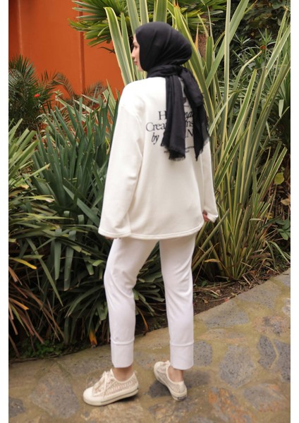 Ekru Sırt Baskı Detaylı İki İplik Sweatshirt fırsatları