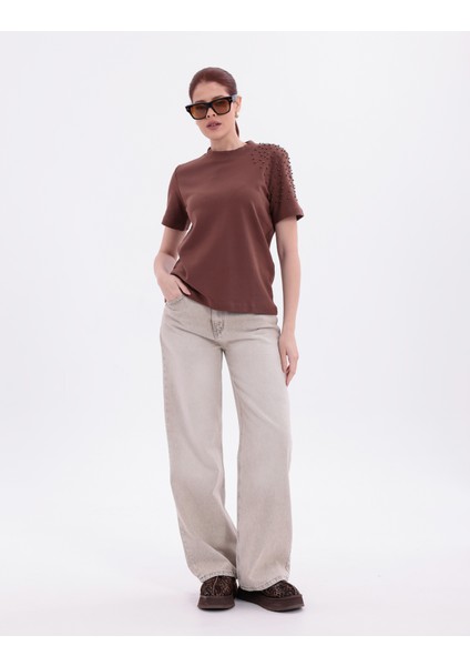 Inci Işlemeli Normal Kalıp Kahverengi Basic T-Shirt