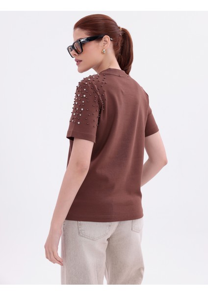 Inci Işlemeli Normal Kalıp Kahverengi Basic T-Shirt