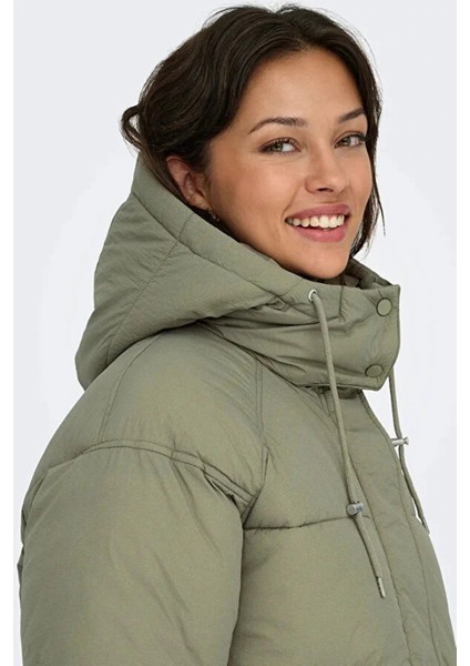 15322013 Kadin Mont - Yesil indirimleri