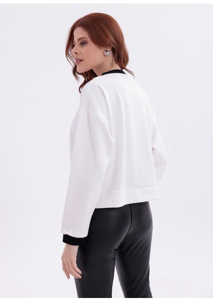 Ekru V Yaka Siyah Garnili Oversize Crop Üst modelleri