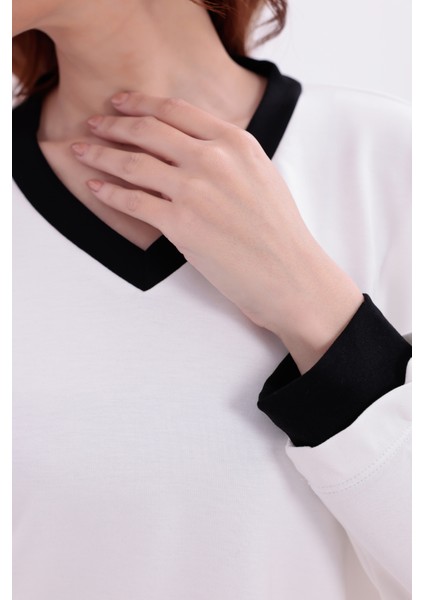 Ekru V Yaka Siyah Garnili Oversize Crop Üst