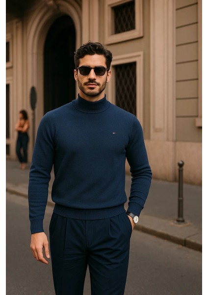 Erkek Günlük Lacivert Yarım Balıkçı Yaka Kazak