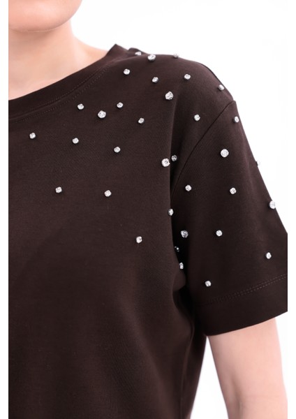 Taş Işlemeli Rahat Kalıp Koyu Kahverengi Basic T-Shirt