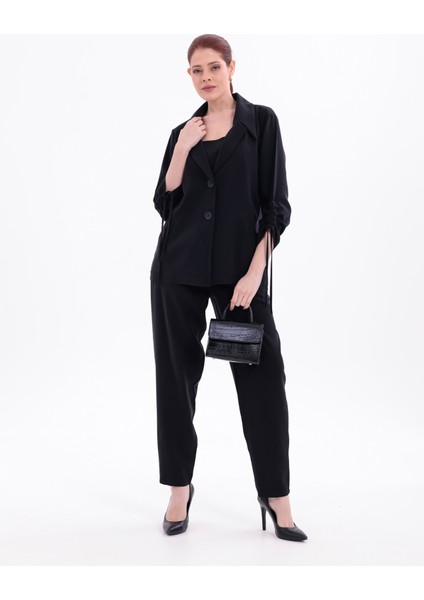 Siyah Ipek Görünümlü Kolları Büzgü Yanlı Ceket, Yüksek Bel Dar Kalıp Pantolon ve Crop Top Üçlü Takım modelleri