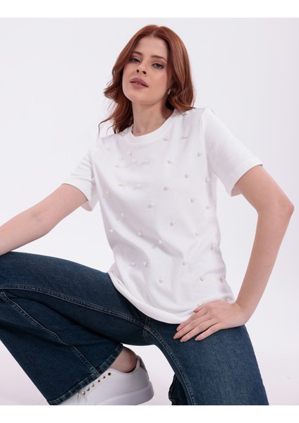Inci Işlemeli Normal Kalıp Beyaz Basic T-Shirt