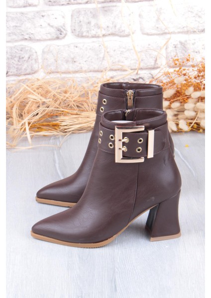 573200 Toka Detaylı Burnu Sivri 7 cm Kalıntopuk Fermuarlı Kadın Bot indirimleri