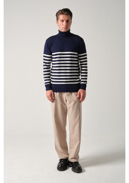Erkek Boğazlı Çizgili Triko Kazak