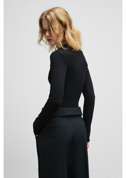 Haze Kadın Yuvarlak Yaka Önü Düğüm Detaylı Uzun Kollu Vücuda Oturan Esnek Kumaşlı Çıtçıtlı Siyah Body indirimleri