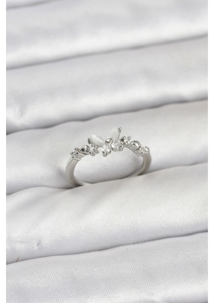 Kelebek Model Gümüş Renk Pirinç Kadın Yüzük