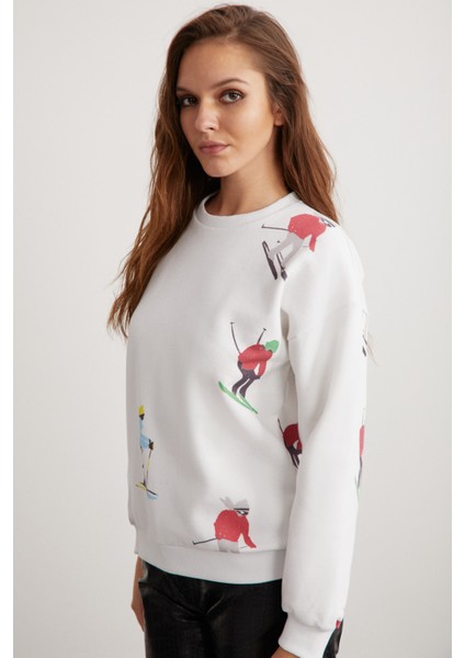 Cloudy Kadın Içi Polarlı Yumuşacık Yuvarlak Yaka Rahat Kesim Baskılı Beyaz Sweatshirt