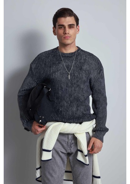 Erkek Oversize Yıkamalı Efektli Basic Kazak Siyah