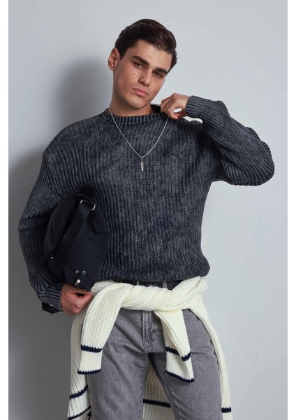 Erkek Oversize Yıkamalı Efektli Basic Kazak Siyah fiyatları