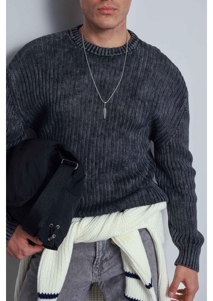 Erkek Oversize Yıkamalı Efektli Basic Kazak Siyah modelleri