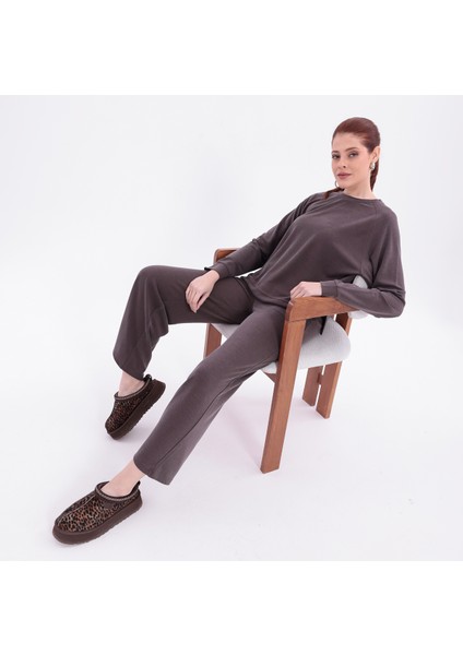 Ince Pike Görünümlü Geniş Yakalı Normal Kalıp Alt Üst Takım Eşofman fırsatları