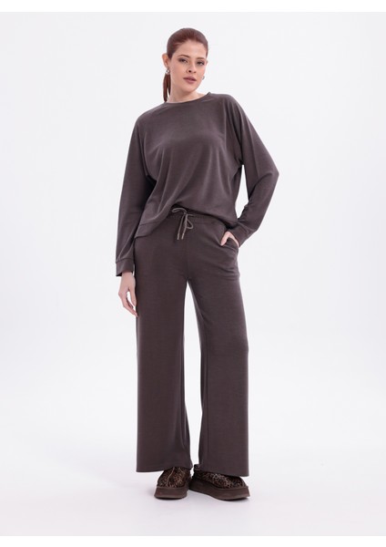 Ince Pike Görünümlü Geniş Yakalı Normal Kalıp Alt Üst Takım Eşofman