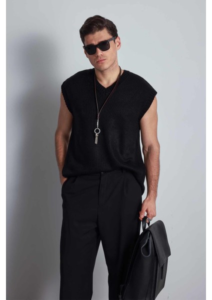 Erkek Oversize V Yaka Triko Süveter Siyah