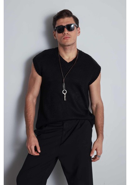 Erkek Oversize V Yaka Triko Süveter Siyah fırsatları