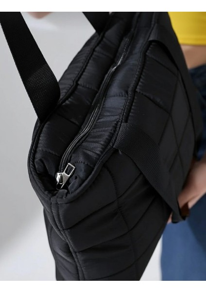 Kapitone Fermuarlı Geniş Hacimli Kadın El Kol ve Omuz Çantası fiyatları