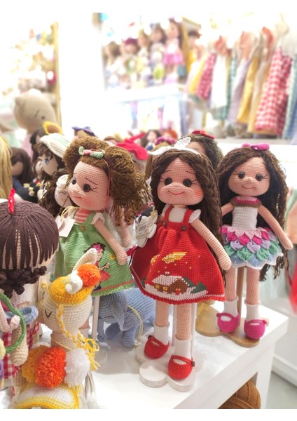 El Yapımı Kırmızı Yılbaşı Evi Işlemeli Bebek modelleri